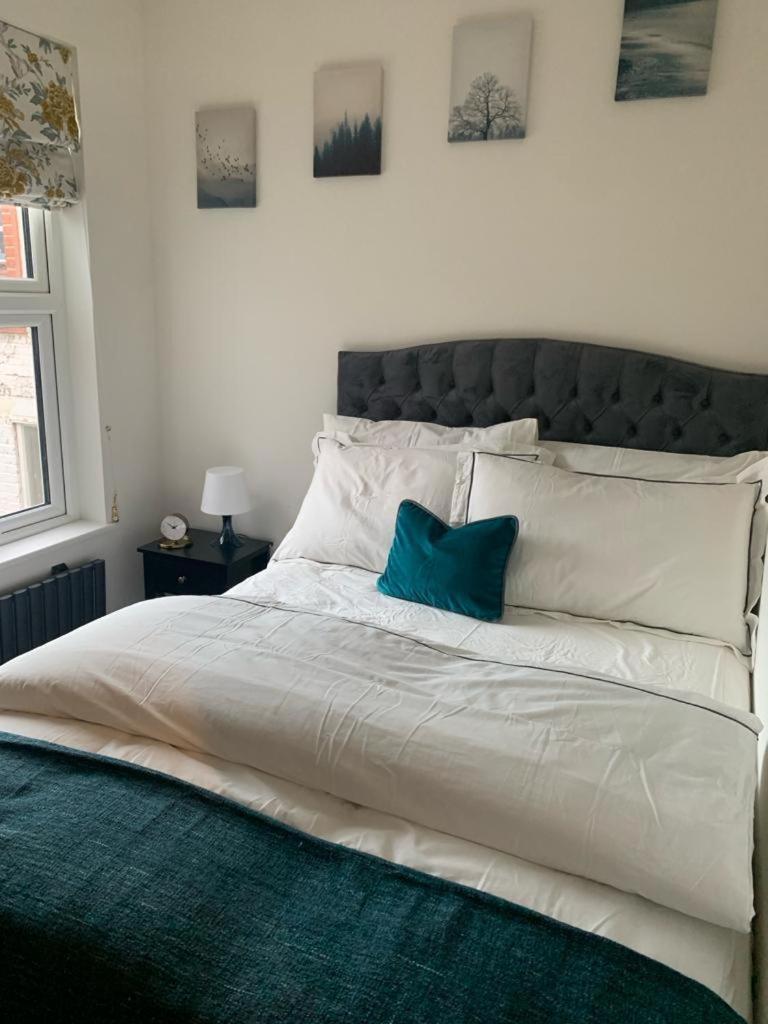 Two Bedroom Apartment - Londen Buitenkant foto