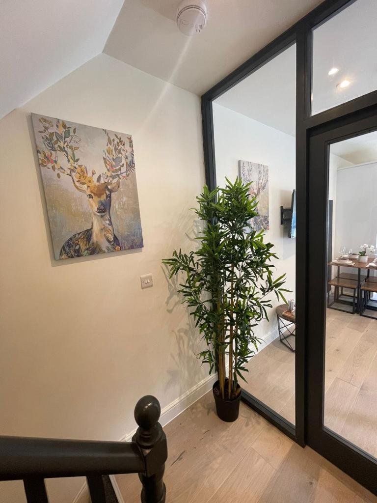 Two Bedroom Apartment - Londen Buitenkant foto